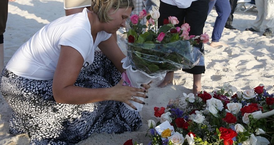 Tunisia attack: 1,000 armed police to patrol tourist beaches Tunisia attack: 1,000 armed police to patrol tourist beaches