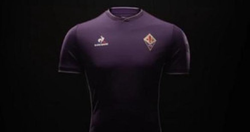 "Fiorentina" yeni mövsüm üçün formasını təqdim etdi "Fiorentina" yeni mövsüm üçün formasını təqdim etdi