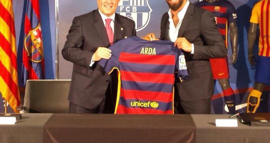 Arda "Barselona" ilə müqavilə imzaladı Arda "Barselona" ilə müqavilə imzaladı