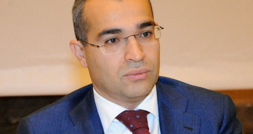 Министр популяризирует бадминтон Министр популяризирует бадминтон