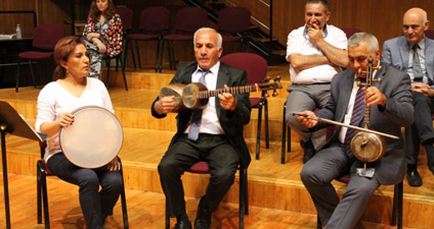 Milanda Azərbaycan muğamı maraqla qarşılanıb Milanda Azərbaycan muğamı maraqla qarşılanıb
