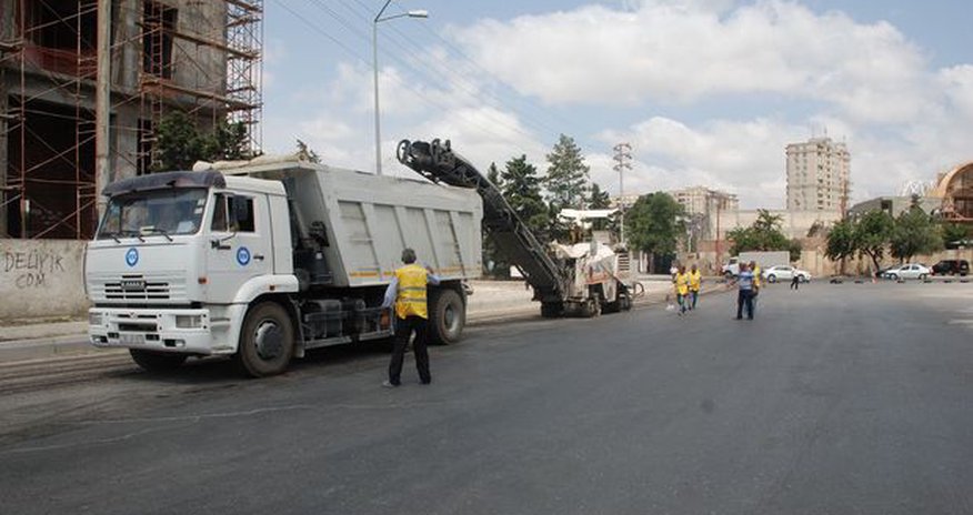 Daha bir küçə təmir olunur Daha bir küçə təmir olunur
