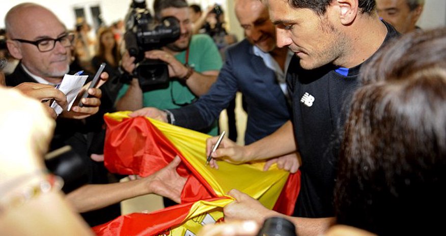 Xavi slams former rivals Real Madrid over lack of respect following Iker Casillas exit Xavi slams former rivals Real Madrid over lack of respect following Iker Casillas exit