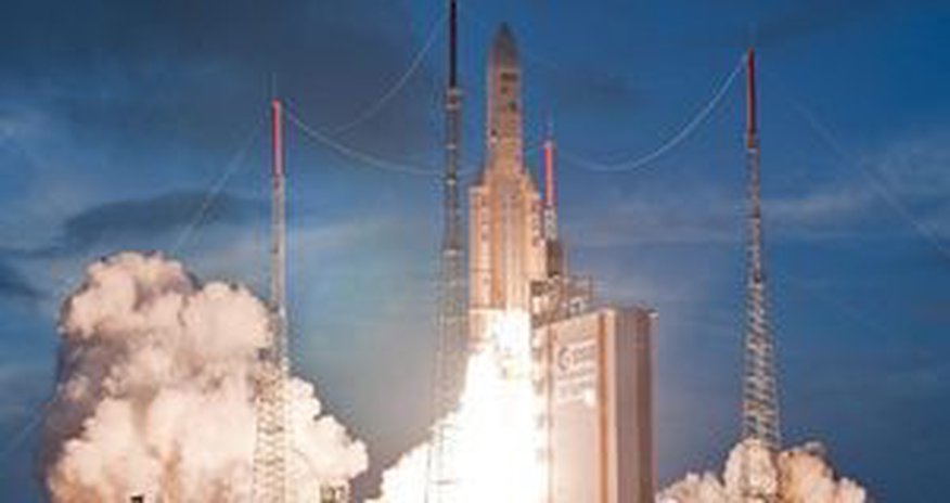 “Ariane 5” raketdaşıyıcısı iki peyklə start götürdü “Ariane 5” raketdaşıyıcısı iki peyklə start götürdü