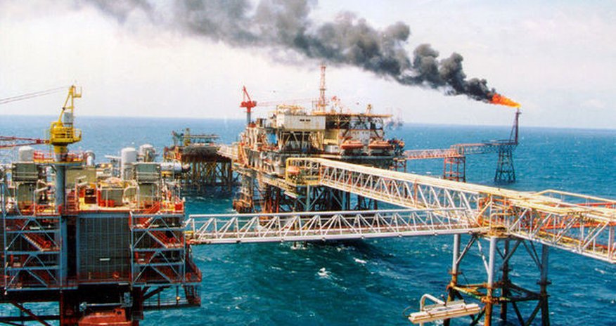 Нефтяные гиганты заморозили новые проекты Нефтяные гиганты заморозили новые проекты