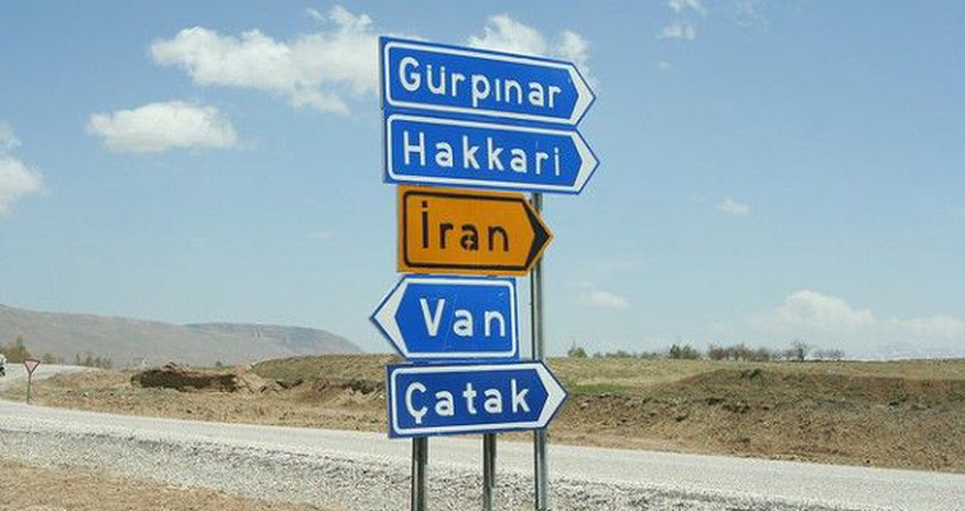 İran Türkiyə ilə sərhədini bağladı İran Türkiyə ilə sərhədini bağladı