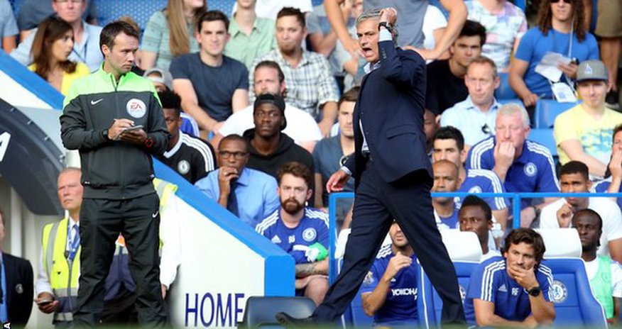Jose Mourinho 'should apologise' to Chelsea doctor Eva Carneiro Jose Mourinho 'should apologise' to Chelsea doctor Eva Carneiro