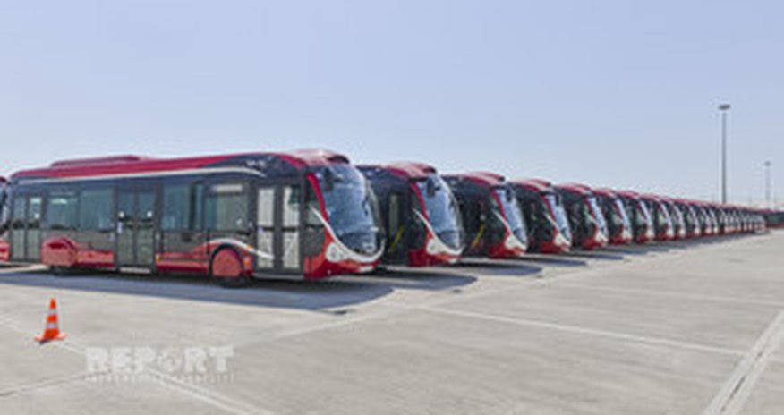 Aeroportdan şəhərin mərkəzinə avtobuslar fəaliyyətə başladı Aeroportdan şəhərin mərkəzinə avtobuslar fəaliyyətə başladı