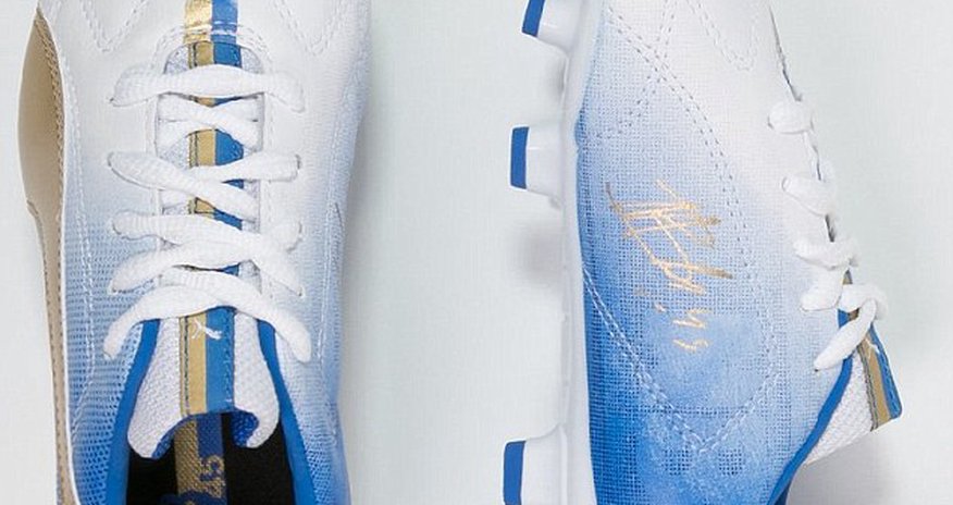 Balotelli releases new 'mohican' style football boots Balotelli releases new 'mohican' style football boots