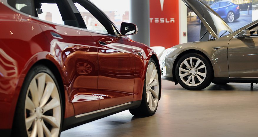 Thanks for buying a $100,000 Tesla. Want a tote bag with that? Thanks for buying a $100,000 Tesla. Want a tote bag with that?