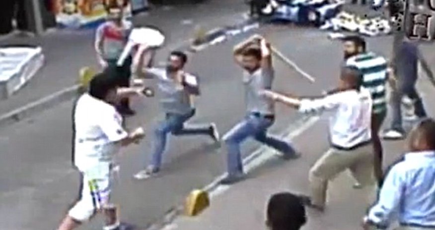 Mob of Turkish shopkeepers attack an Irish tourist with chairs and sticks