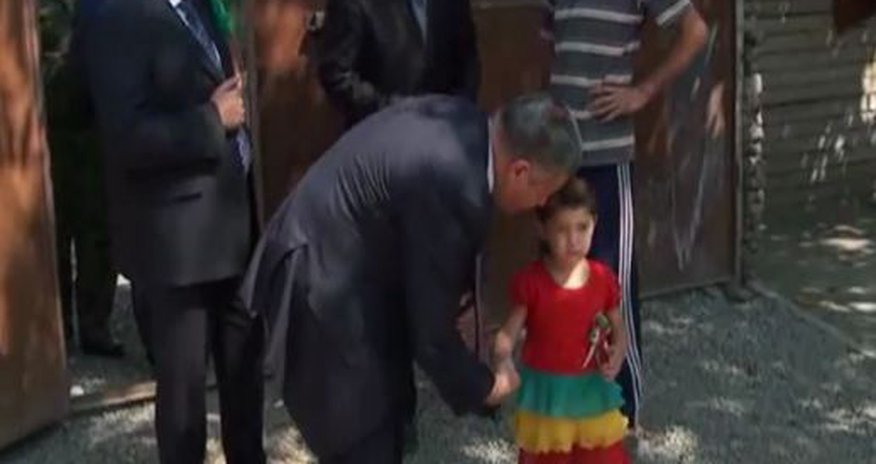 Erməni gülləsinə tuş gələn 3 yaşlı Zəhra: Hamısını öldürəcəm Erməni gülləsinə tuş gələn 3 yaşlı Zəhra: Hamısını öldürəcəm