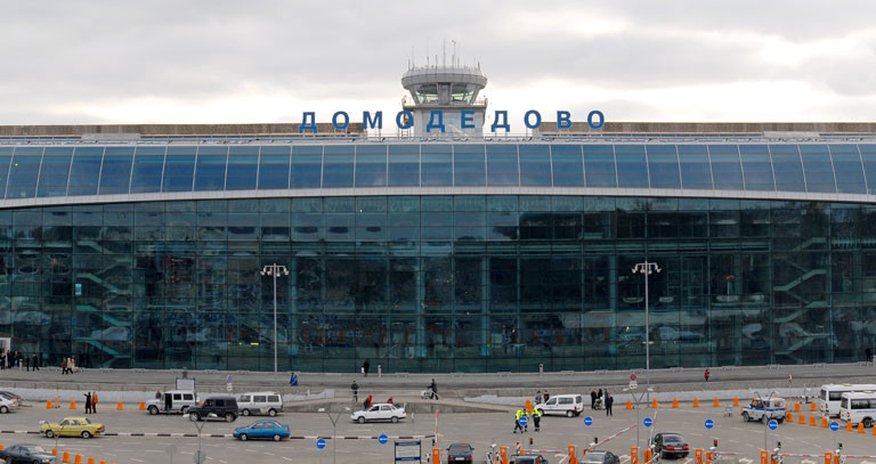 Moskva hava limanından 3 min insan təxliyyə edildi Moskva hava limanından 3 min insan təxliyyə edildi