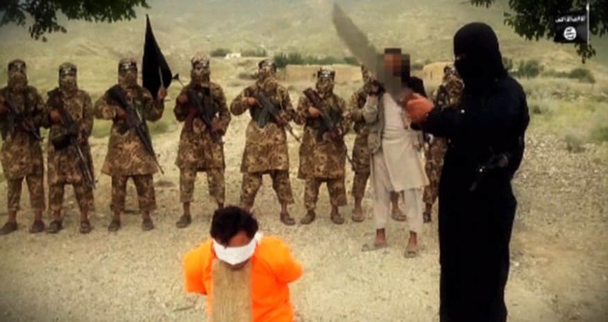 ISIS releases 10-minute hi-res film featuring an executioner’s sword being sharpened ISIS releases 10-minute hi-res film featuring an executioner’s sword being sharpened