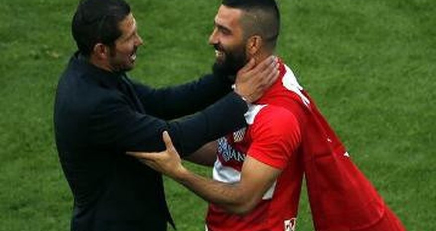 Arda Turan: "Ölkəmdə hər gün ocaqlar sönür" Arda Turan: "Ölkəmdə hər gün ocaqlar sönür"