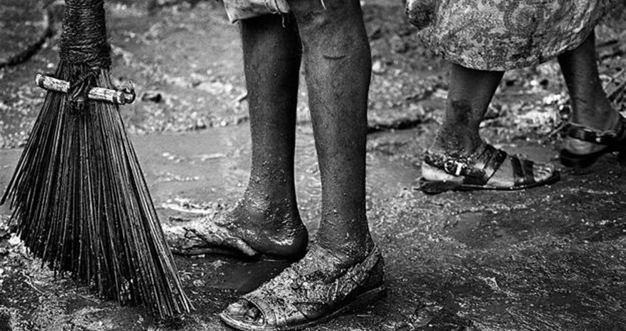 Descent into hell: Mumbai's dehumanised sewer workers Descent into hell: Mumbai's dehumanised sewer workers