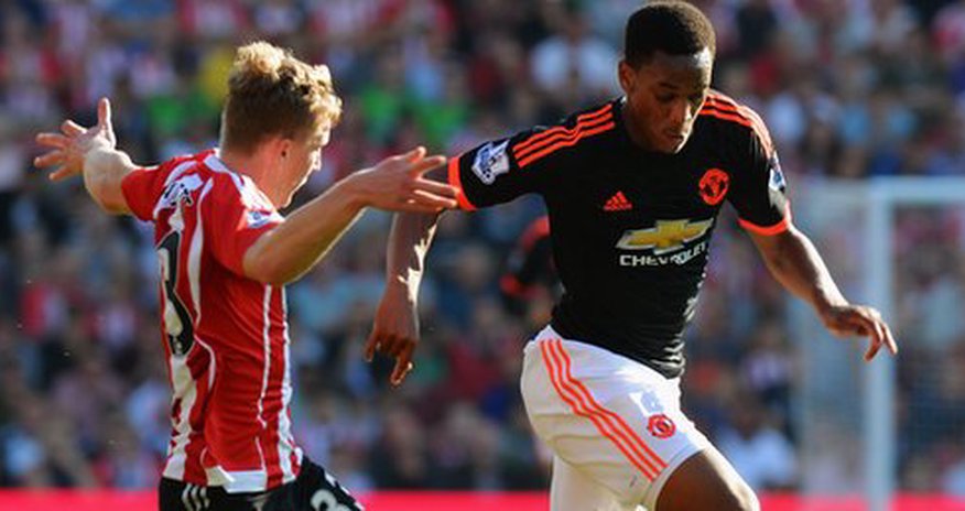 Manchester United: Louis van Gaal says club can challenge for title Manchester United: Louis van Gaal says club can challenge for title