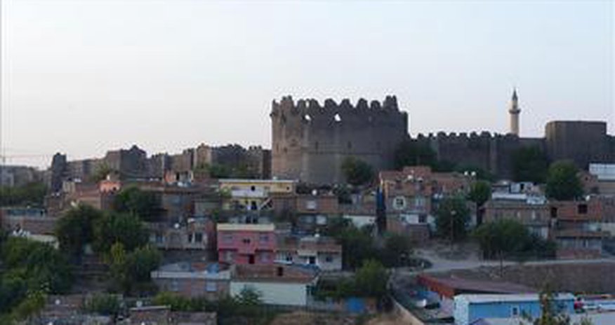 Terrorism in Turkey scares tourists away, hoteliers say Terrorism in Turkey scares tourists away, hoteliers say