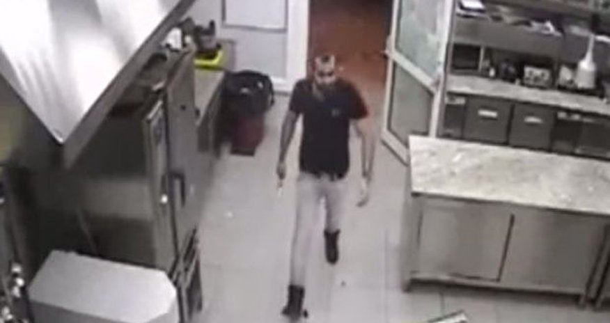 Сын генерала вновь перед судом Сын генерала вновь перед судом