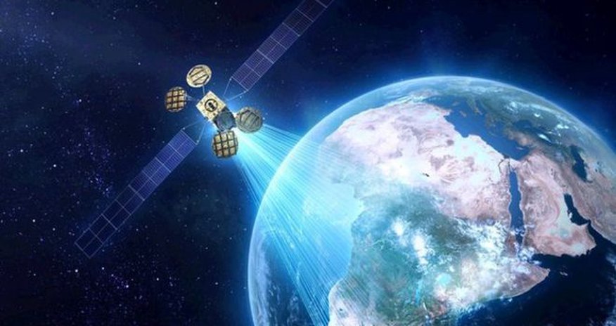 Facebook plans satellite ‘in 2016' Facebook plans satellite ‘in 2016'