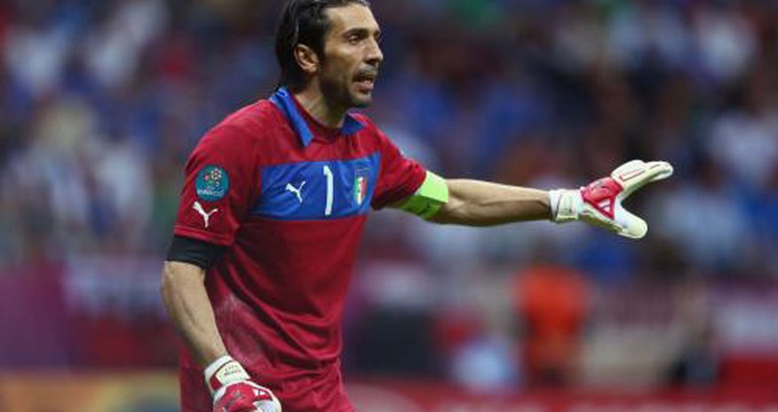Buffon Bakıda yubiley matçına çıxacaq Buffon Bakıda yubiley matçına çıxacaq
