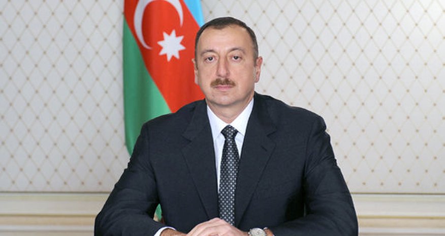 İlham Əliyev nazirlərlə iclas keçirdi İlham Əliyev nazirlərlə iclas keçirdi