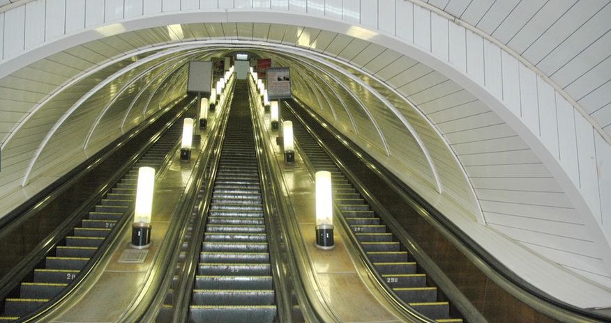 "Nizami" metro stansiyasında eskalatorlardan biri işləməyəcək "Nizami" metro stansiyasında eskalatorlardan biri işləməyəcək