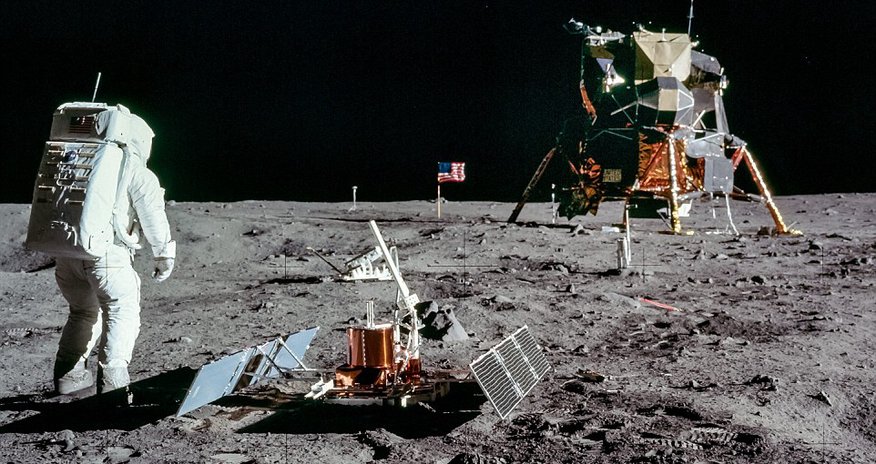Panoramas of the MOON Panoramas of the MOON