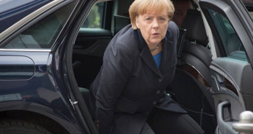 Merkel Türkiyədə tıxaca düşdü Merkel Türkiyədə tıxaca düşdü