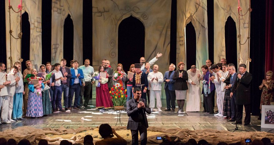 Gənc Tamaşaçılar Teatrının Kalmıkiya Respublikasına səfəri yekunlaşdı - Fotolar Gənc Tamaşaçılar Teatrının Kalmıkiya Respublikasına səfəri yekunlaşdı - Fotolar