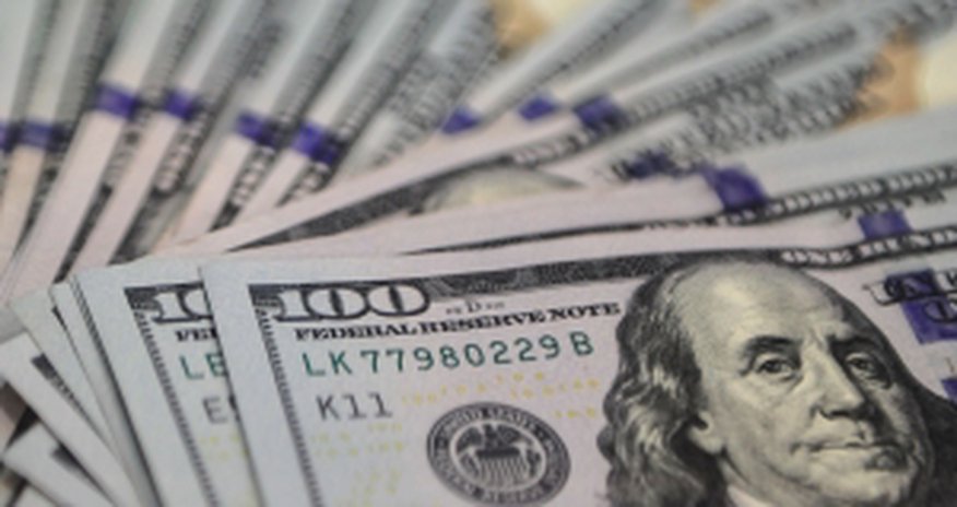 Azərbaycanda dollar bahalaşdı, avro ucuzlaşdı Azərbaycanda dollar bahalaşdı, avro ucuzlaşdı