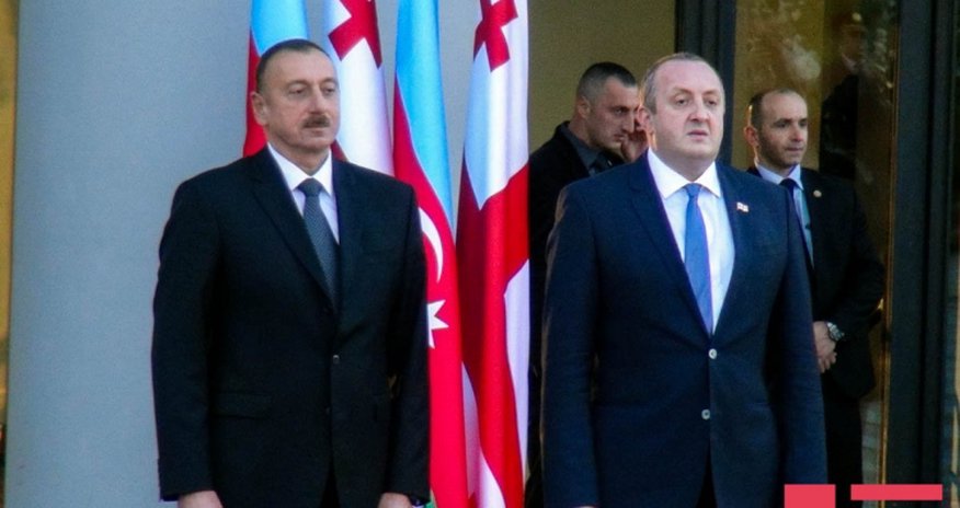Gürcüstanda İlham Əliyevin rəsmi qarşılanma mərasimi keçirildi - Fotolar+Video Gürcüstanda İlham Əliyevin rəsmi qarşılanma mərasimi keçirildi - Fotolar+Video