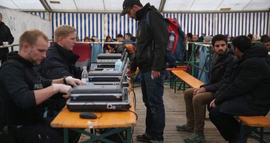 Migrant crisis: Germany to speed up asylum process Migrant crisis: Germany to speed up asylum process