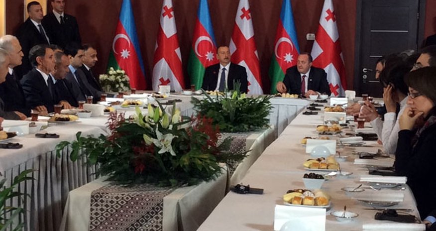 Prezident Gürcüstan azərbaycanlıları üçün yeni iş yerləri yaratmağa çağırdı Prezident Gürcüstan azərbaycanlıları üçün yeni iş yerləri yaratmağa çağırdı