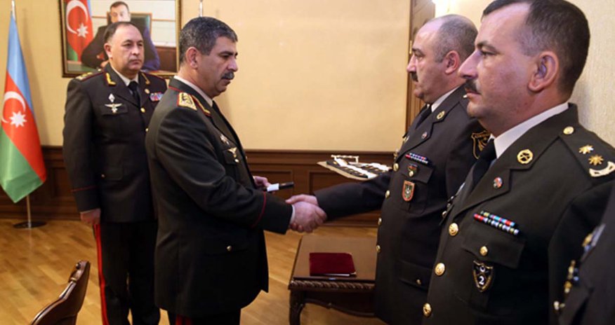Hərbi qulluqçulara "polkovnik" rütbəsi verildi - Fotolar Hərbi qulluqçulara "polkovnik" rütbəsi verildi - Fotolar