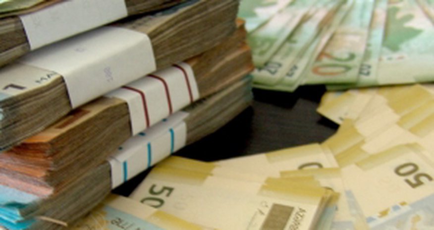Azərbaycanda dollar və avro bahalaşdı Azərbaycanda dollar və avro bahalaşdı