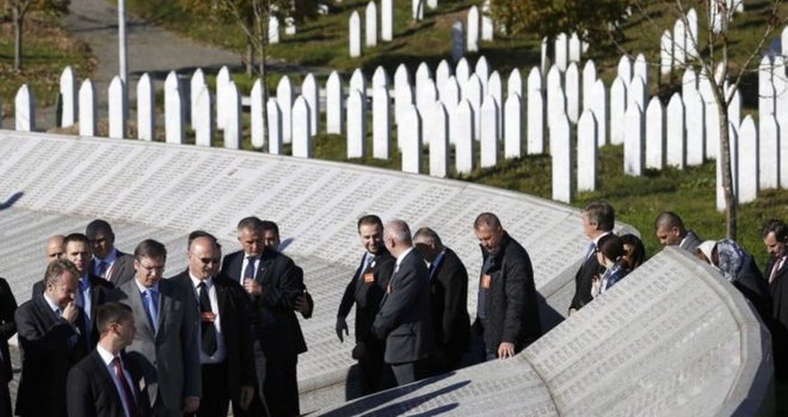 Serbian PM Vucic returns to Srebrenica memorial after attack Serbian PM Vucic returns to Srebrenica memorial after attack