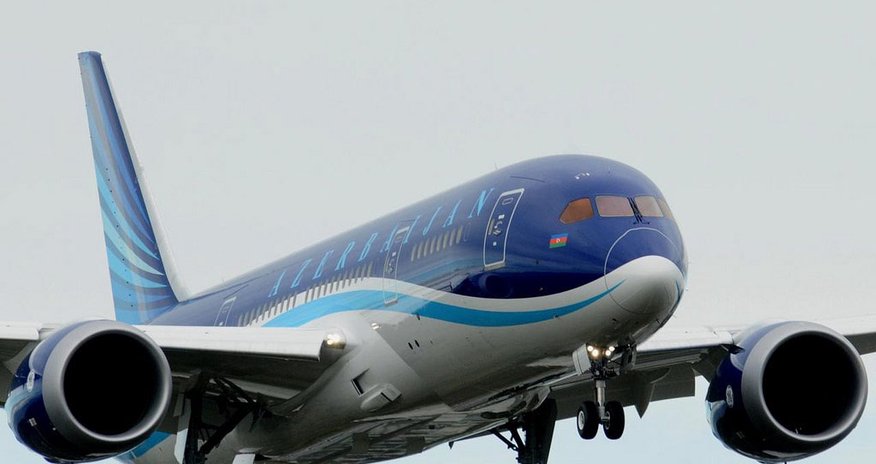 AZAL не планирует отмены авиарейсов в Париж AZAL не планирует отмены авиарейсов в Париж