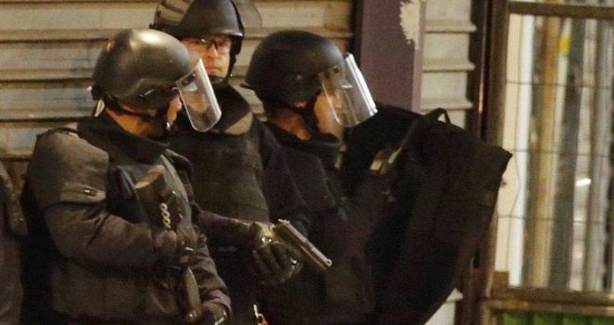 Paris attacks: Heavy shooting heard in northern suburb Paris attacks: Heavy shooting heard in northern suburb