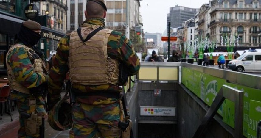 Paris attacks: Schools and metro reopen in Brussels Paris attacks: Schools and metro reopen in Brussels
