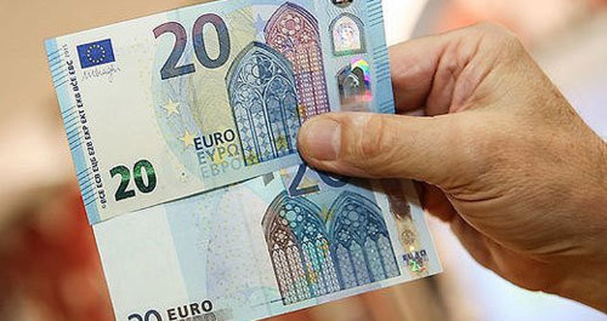 Avropada yeni 20 avroluq əskinaslar dövriyyəyə buraxıldı Avropada yeni 20 avroluq əskinaslar dövriyyəyə buraxıldı