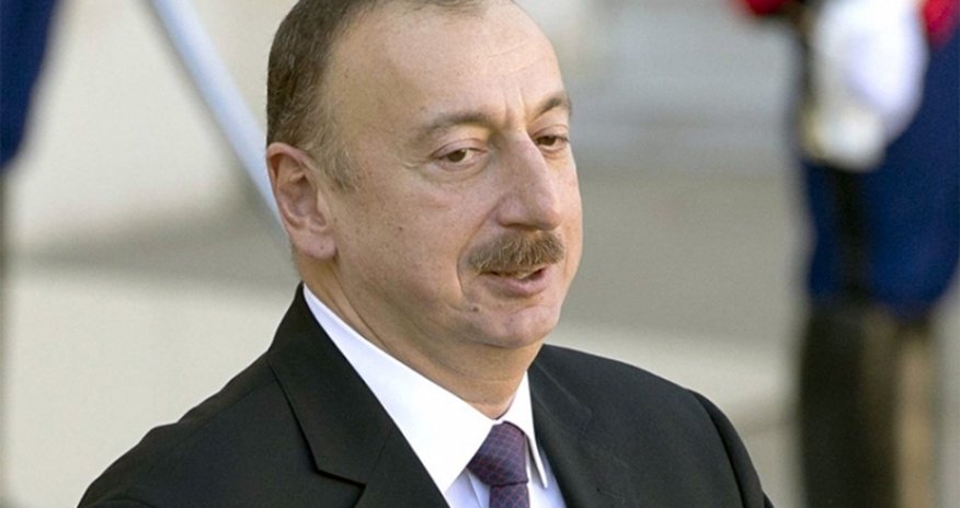 Ильхам Алиев наградил гендиректора ISESCO Ильхам Алиев наградил гендиректора ISESCO