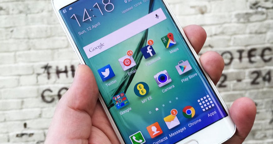 And the winner of the best smartphone of 2015 is…? And the winner of the best smartphone of 2015 is…?