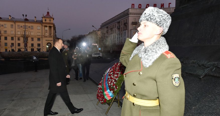 Ильхам Алиев посетил Площадь победы Ильхам Алиев посетил Площадь победы