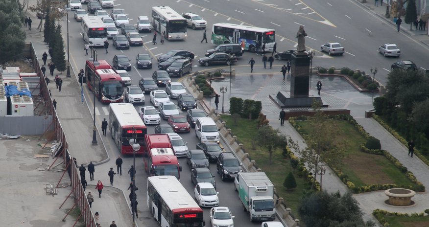Bakıda tıxaca səbəb olan piyada keçidləri - FOTOLAR Bakıda tıxaca səbəb olan piyada keçidləri - FOTOLAR