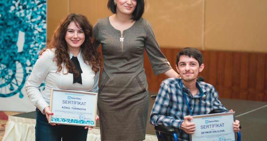 Bank of Baku “İLK Əngəlsiz Karyera Sərgisi”ndə iki iştirakçısına iş təklifi təqdim etdi - FOTOLAR Bank of Baku “İLK Əngəlsiz Karyera Sərgisi”ndə iki iştirakçısına iş təklifi təqdim etdi - FOTOLAR