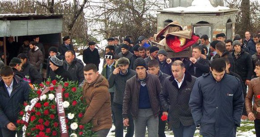 “Günəşli”də həlak olmuş iki neftçi dəfn olundu “Günəşli”də həlak olmuş iki neftçi dəfn olundu