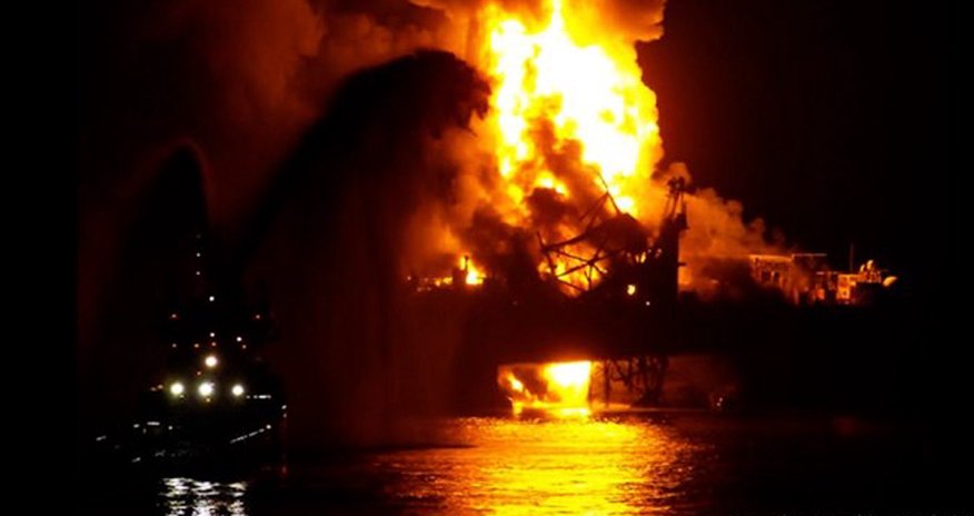 SOCAR invites foreign experts to help put out Guneshli fire SOCAR invites foreign experts to help put out Guneshli fire