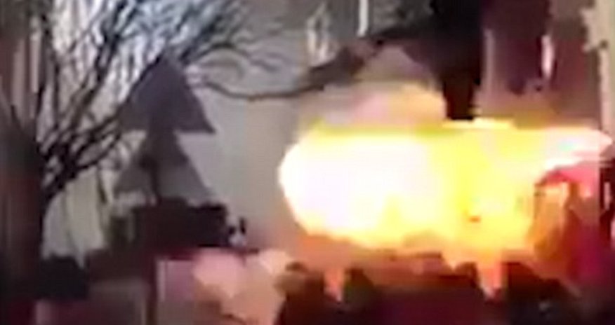 Terrifying moment ISIS suicide bomber detonates himself in a crowd Terrifying moment ISIS suicide bomber detonates himself in a crowd