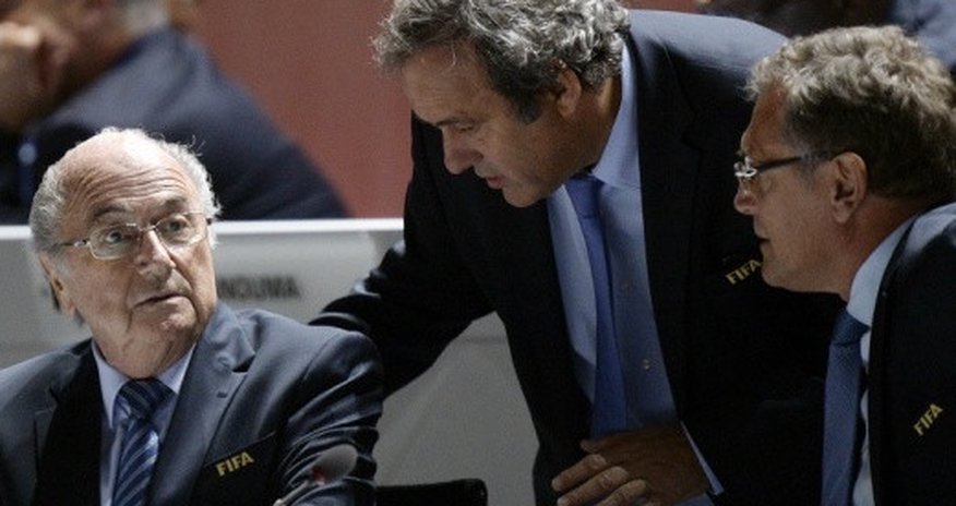 Blatter və Platini 8 il müddətinə vəzifələrindən kənarlaşdırıldı Blatter və Platini 8 il müddətinə vəzifələrindən kənarlaşdırıldı
